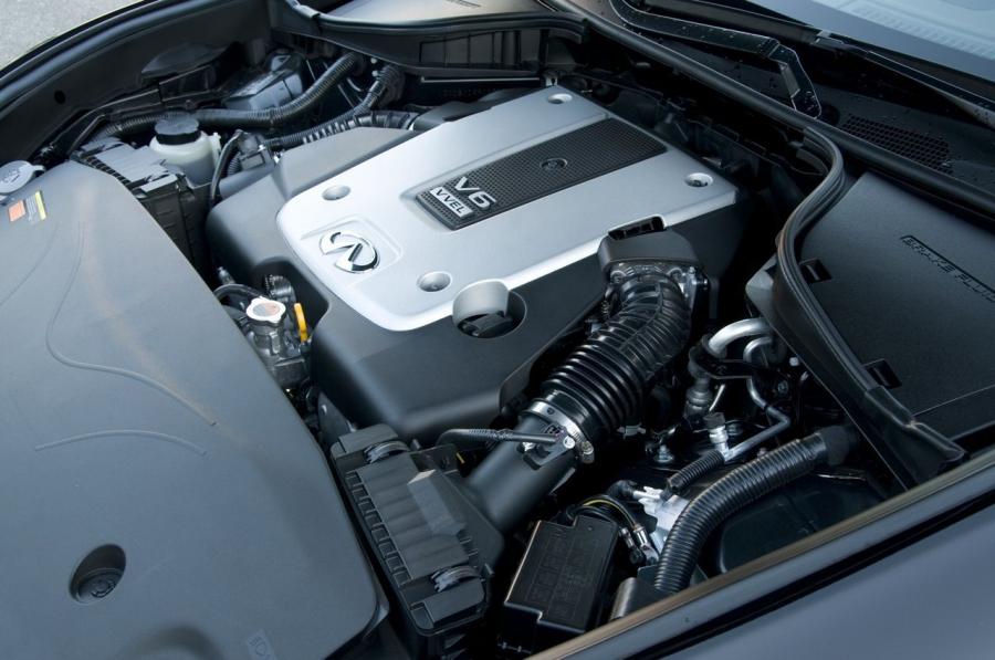  Infiniti M37 2011 года  (фото 33 из 41)